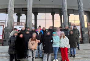Визит пациентов отделения медицинской реабилитации в Забайкальский краевой драматический театр им. Н.А. Березина